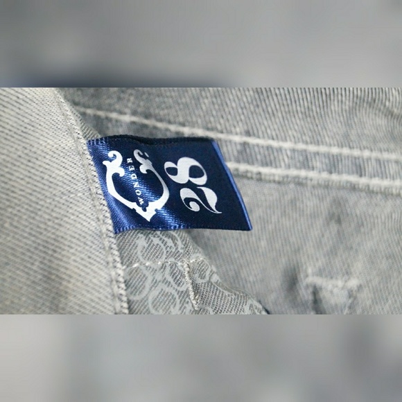 C. Wonder Jeans? - Picture 2 of 7